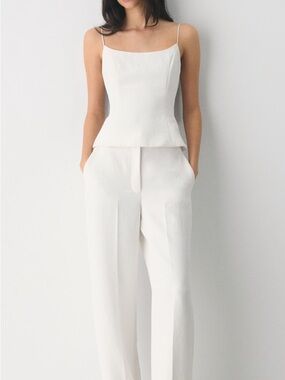 Aritzia Effortless Pant Lo-Rise Short